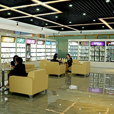 化妝品成分表格中的成分常有哪些功效？